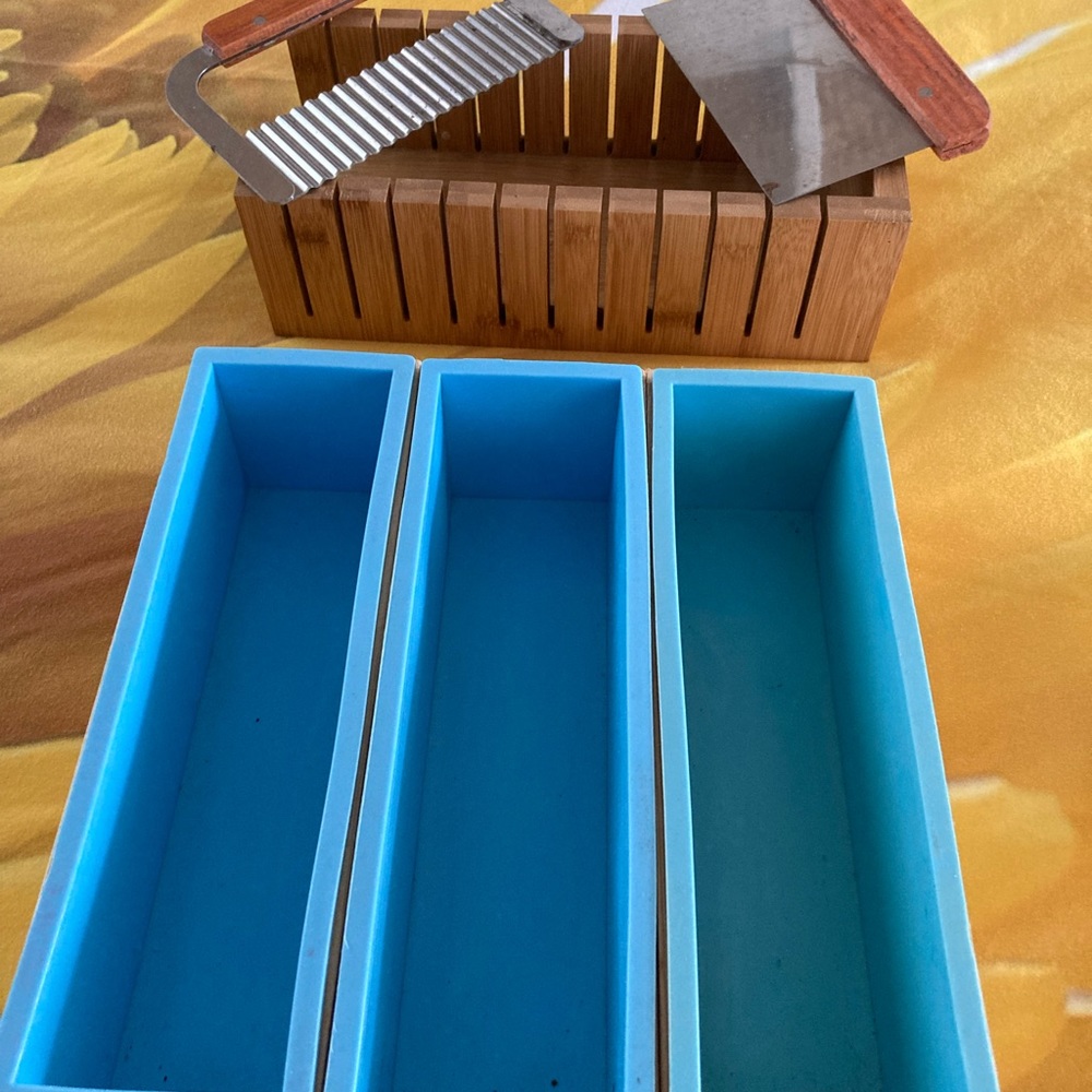Set soap maker